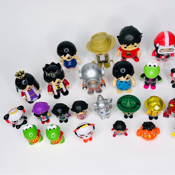 25 pcs Assort of Ryan World Mini Action Figure Gus Gator Bonkers Toy King Queen - Picture 5 of 7